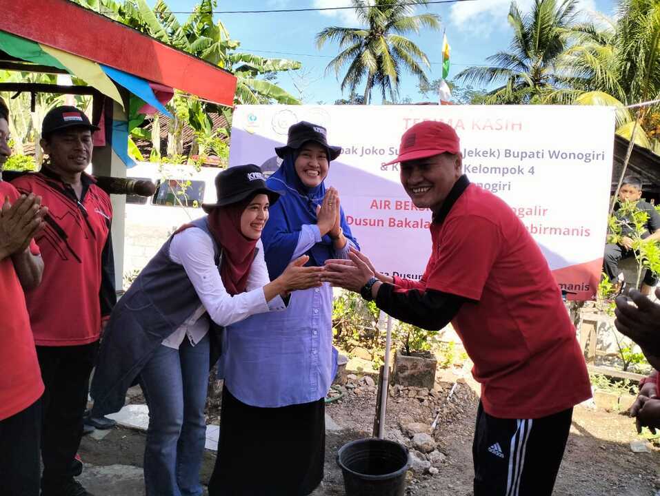 Mahasiswa STAIMAS Wonogiri Sukses Hidupkan Jaringan Air Bersih di Gambirmanis Pracimantoro, Pemkab Langsung Berikan Apresiasi » JOGLOSEMAR NEWS