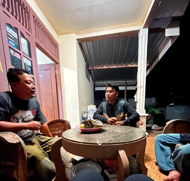 KPM 07 STAIMAS Wonogiri Perkuat Sinergi melalui Sowan dan Diskusi Bersama Ketua Karang Taruna Desa Lebak
