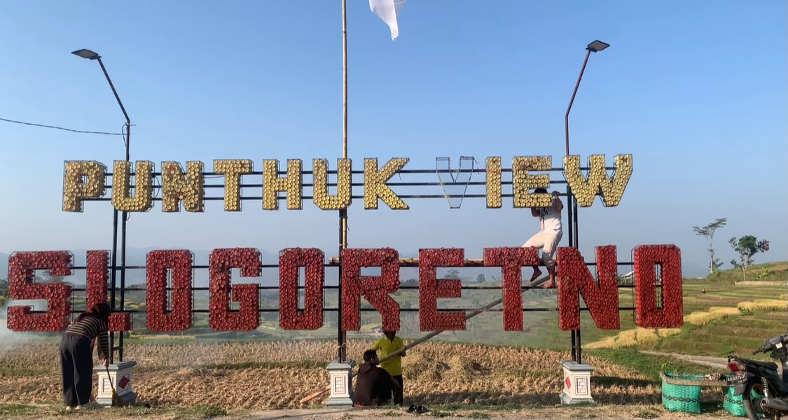 Revitalisasi  Ecobrick di Punthuk View, Mahasiswa KPM STAIMAS Wonogiri Hadirkan Wajah Baru Kawasan Wisata